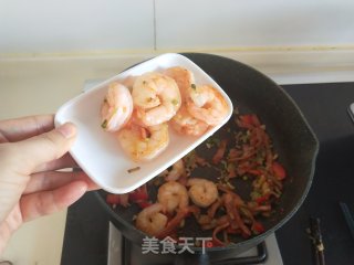 和风蒜虾意面的做法步骤：6