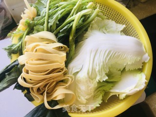 白菜冒菜的做法步骤：1