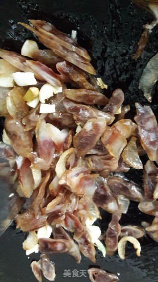 腊肉炒西兰花的做法步骤：9