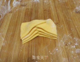 金灿灿南瓜花样面包的做法步骤：7