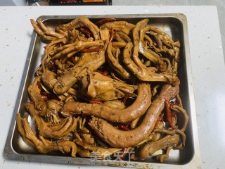 麻辣鸭货的做法步骤：12