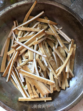 豆干小炒肉的做法步骤：1