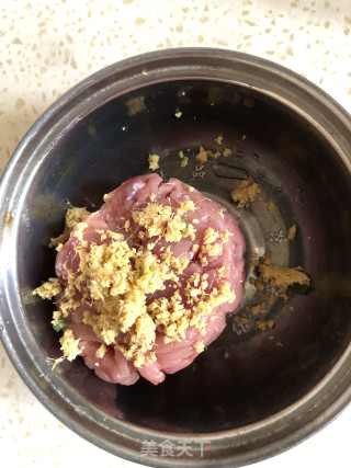 豆干小炒肉的做法步骤：2