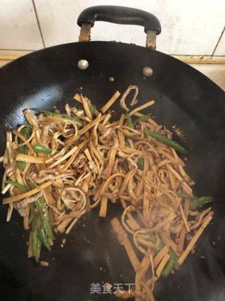 豆干小炒肉的做法步骤：6