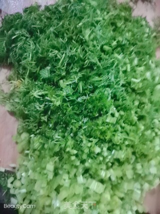 茴香鸡蛋虾皮饺子的做法步骤：1