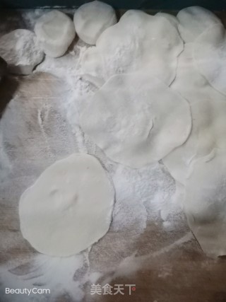 茴香鸡蛋虾皮饺子的做法步骤：6