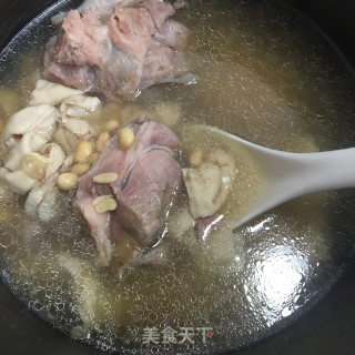 黄豆百叶结煲棒骨的做法步骤：7