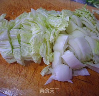 白菜——大白菜炖豆腐的做法步骤：2