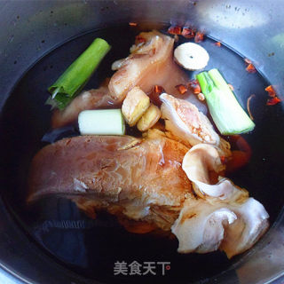 卤口条猪耳朵的做法步骤：4
