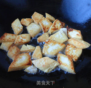 鲜鱿鱼烧豆腐的做法步骤：4