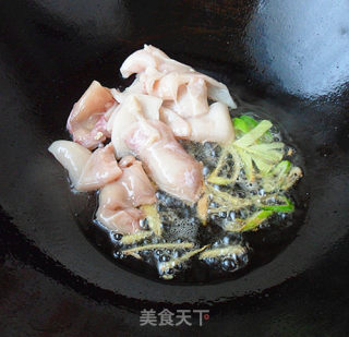 鲜鱿鱼烧豆腐的做法步骤：5