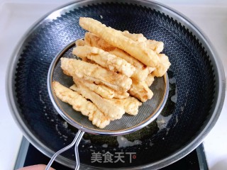 比小酥肉吃着还过瘾的椒盐杏鲍菇的做法步骤：8