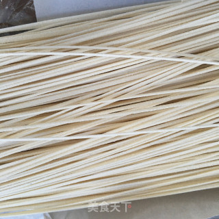 阳春面的做法步骤：1