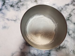 淡奶油餐包的做法步骤：1