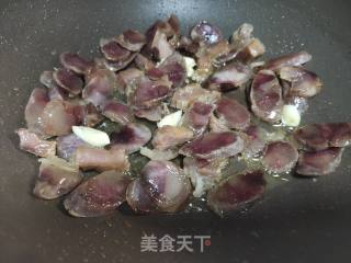 香肠腊肉焖冬笋的做法步骤：2