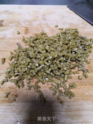 肉末酸豇豆的做法步骤：2