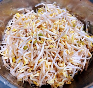 辣炒木耳豆芽#香辣菜#的做法步骤：1