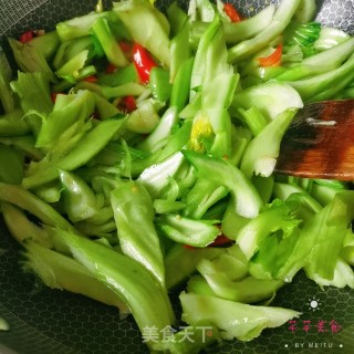 素炒白菜梗的做法步骤：4