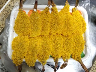 香酥炸虾排的做法步骤：6