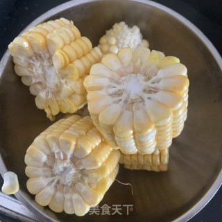 椰子玉米鸡汤的做法步骤：4