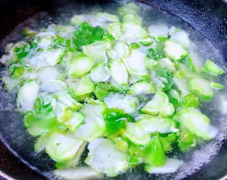 儿菜豆腐木耳蛋花汤的做法步骤：2