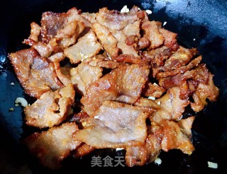 青椒胡萝卜炒牛肉的做法步骤：8