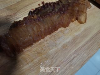 冬笋胡萝卜炒腊肉的做法步骤：3