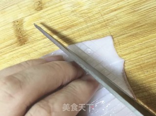 辣椒炒鲜鱿的做法步骤：2
