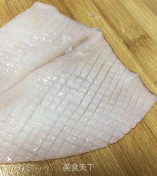 辣椒炒鲜鱿的做法步骤：3