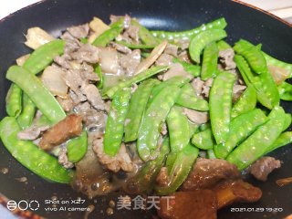 牛肉炒荷兰豆的做法步骤：7