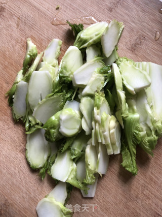 五花肉炒儿菜的做法步骤：2