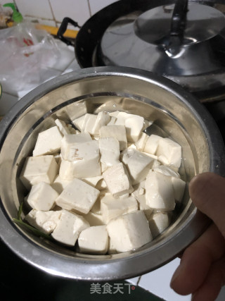 鱼烧豆腐的做法步骤：4