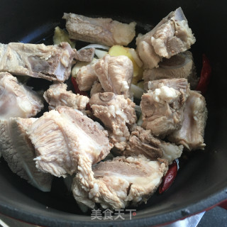 白菜排骨麻辣锅的做法步骤：6