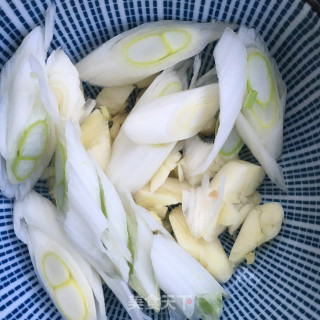 红烧白斑狗鱼的做法步骤：5
