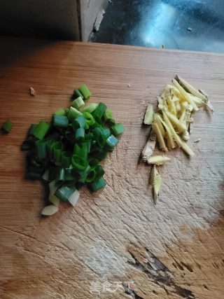 猪杂汤米粉的做法步骤：3