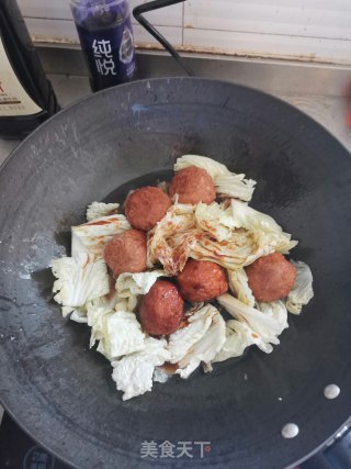 白菜烩丸子的做法步骤：4