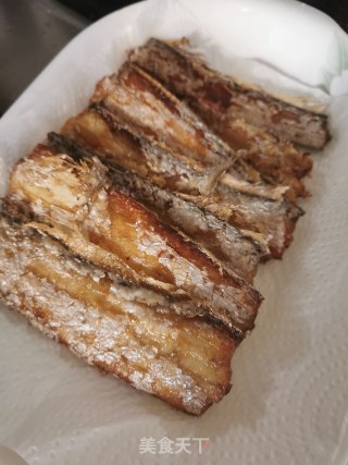 红烧带鱼的做法步骤：3