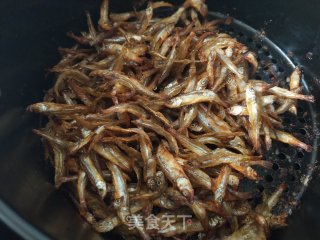 炸小鱼干的做法步骤：7