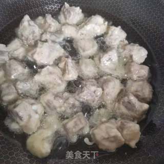 小酥肉的做法步骤：2