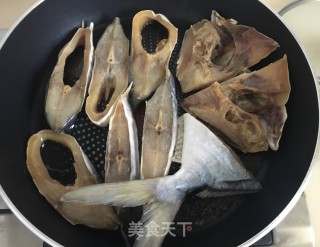 红烧海鲳鱼的做法步骤：4