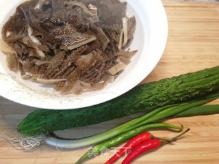 年夜饭新年菜（二十）豆豉酱香牛百叶的做法步骤：1