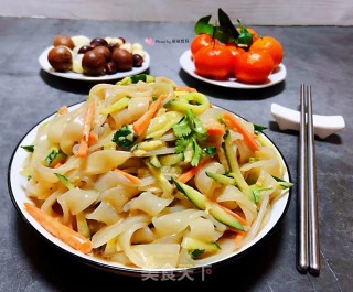 黄瓜胡萝卜麻酱宽粉的做法步骤：12
