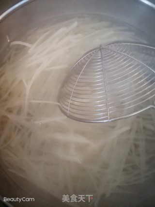 酸辣土豆丝的做法步骤：4