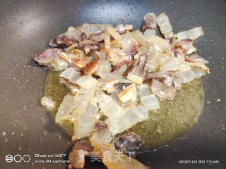 腊肉炒莴笋的做法步骤：4