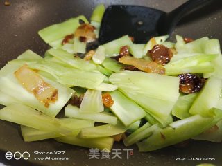 腊肉炒莴笋的做法步骤：5