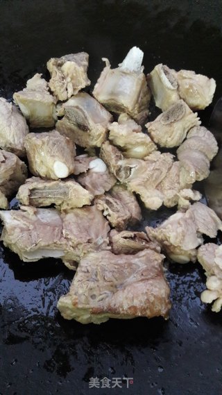 山楂汁烧排骨的做法步骤：3