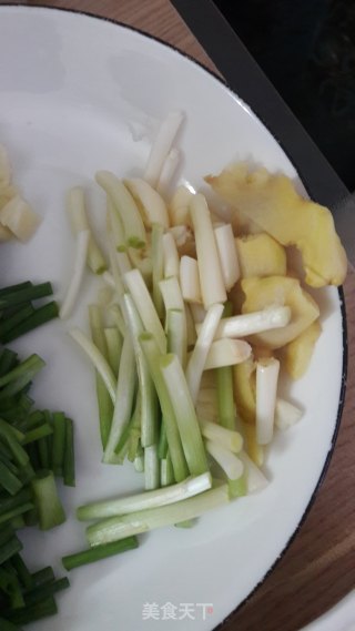 莲藕炒肉片的做法步骤：2