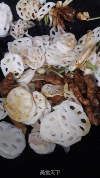 莲藕炒肉片的做法步骤：6