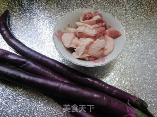 猪肉炒茄子的做法步骤：1