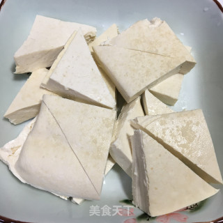 蒜香鸡蛋煎豆腐的做法步骤：1